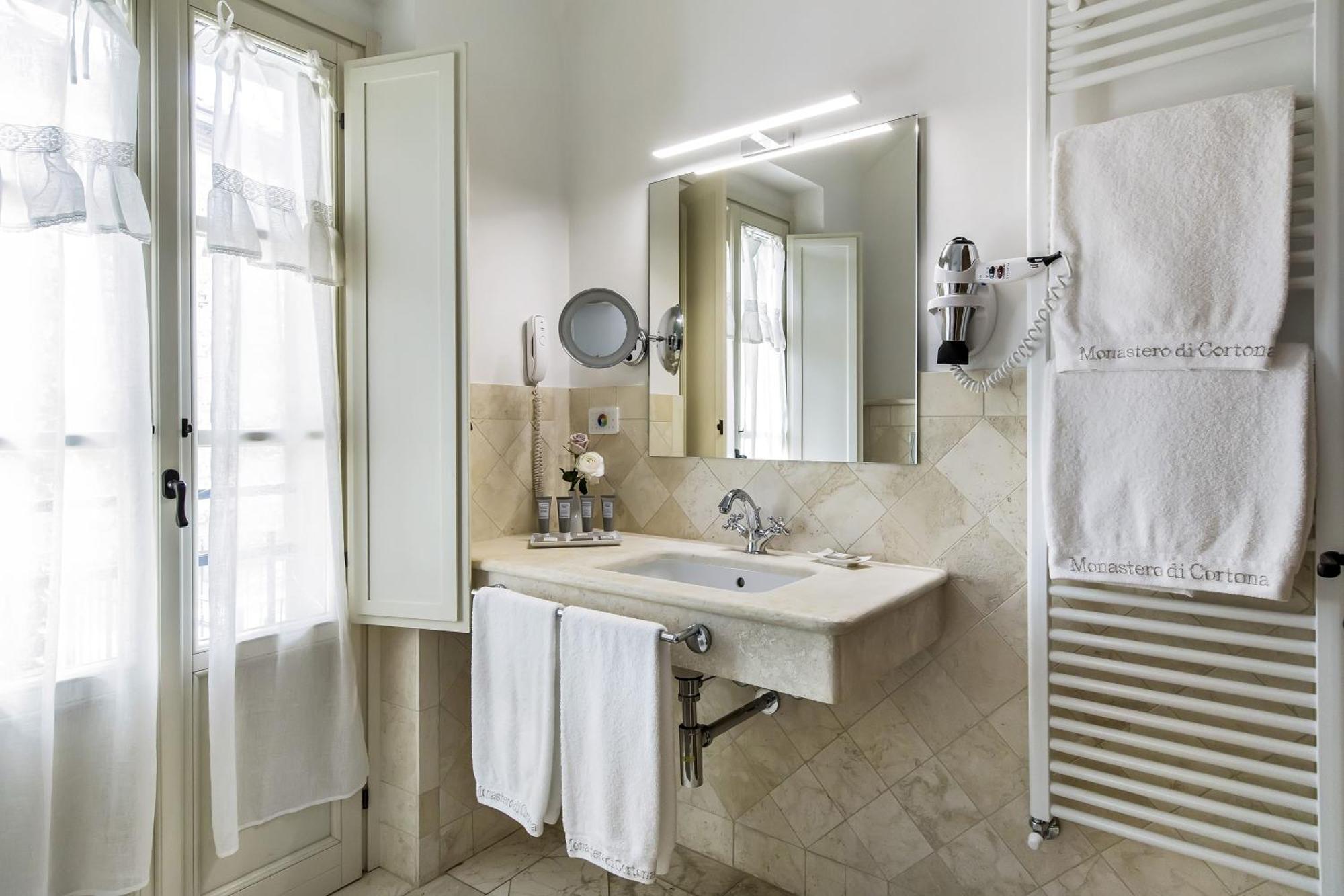 Monastero Di & 5*